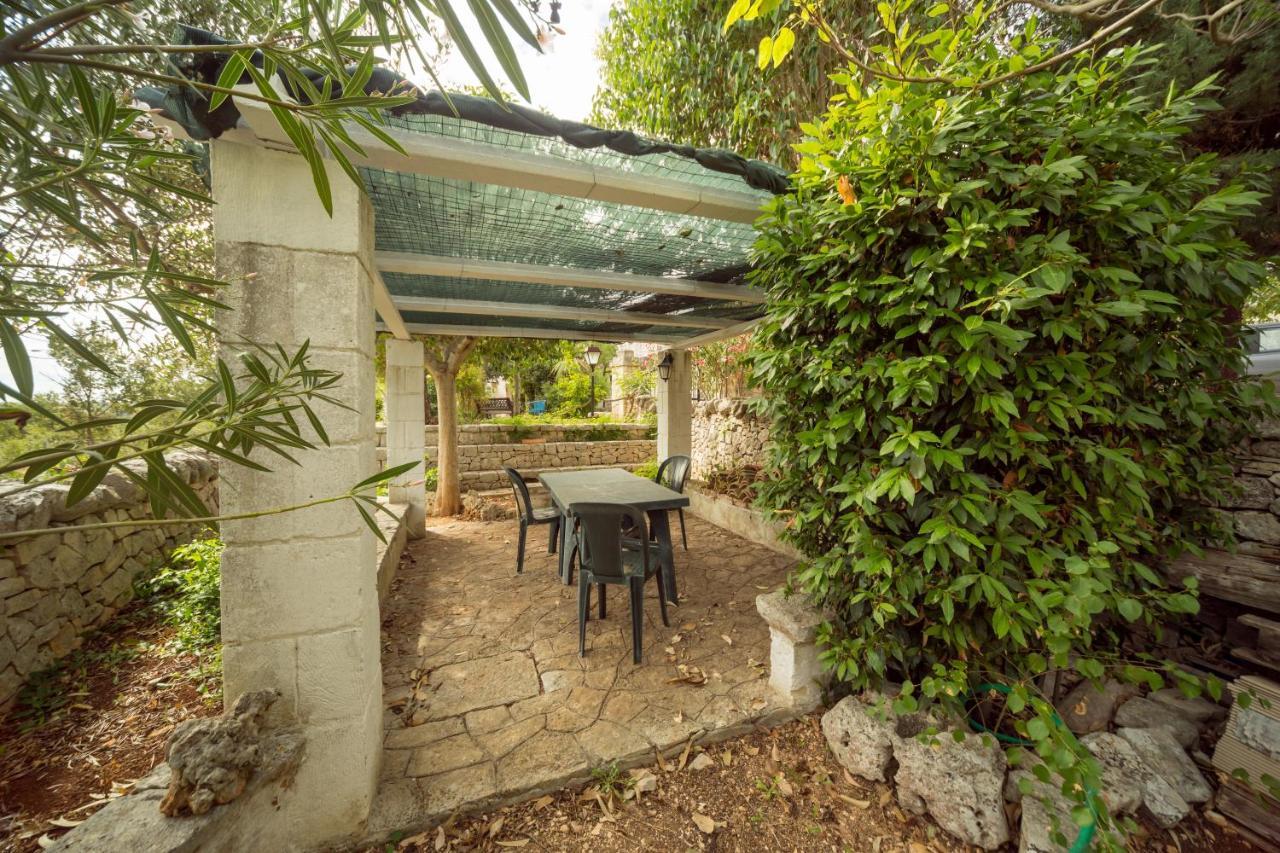 Trulli Girasoli E Viole Cocolicchio Eksteriør billede