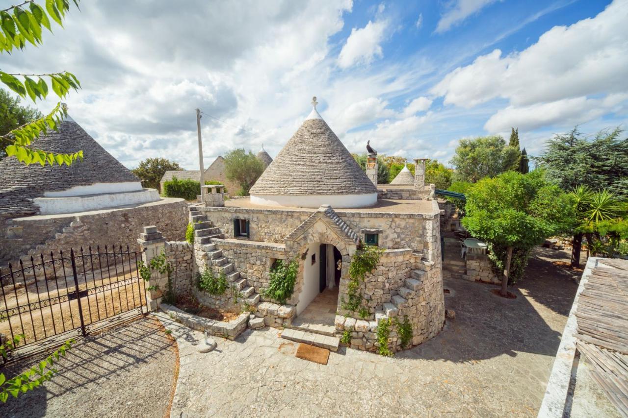 Trulli Girasoli E Viole Cocolicchio Eksteriør billede