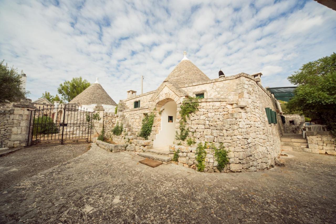 Trulli Girasoli E Viole Cocolicchio Eksteriør billede